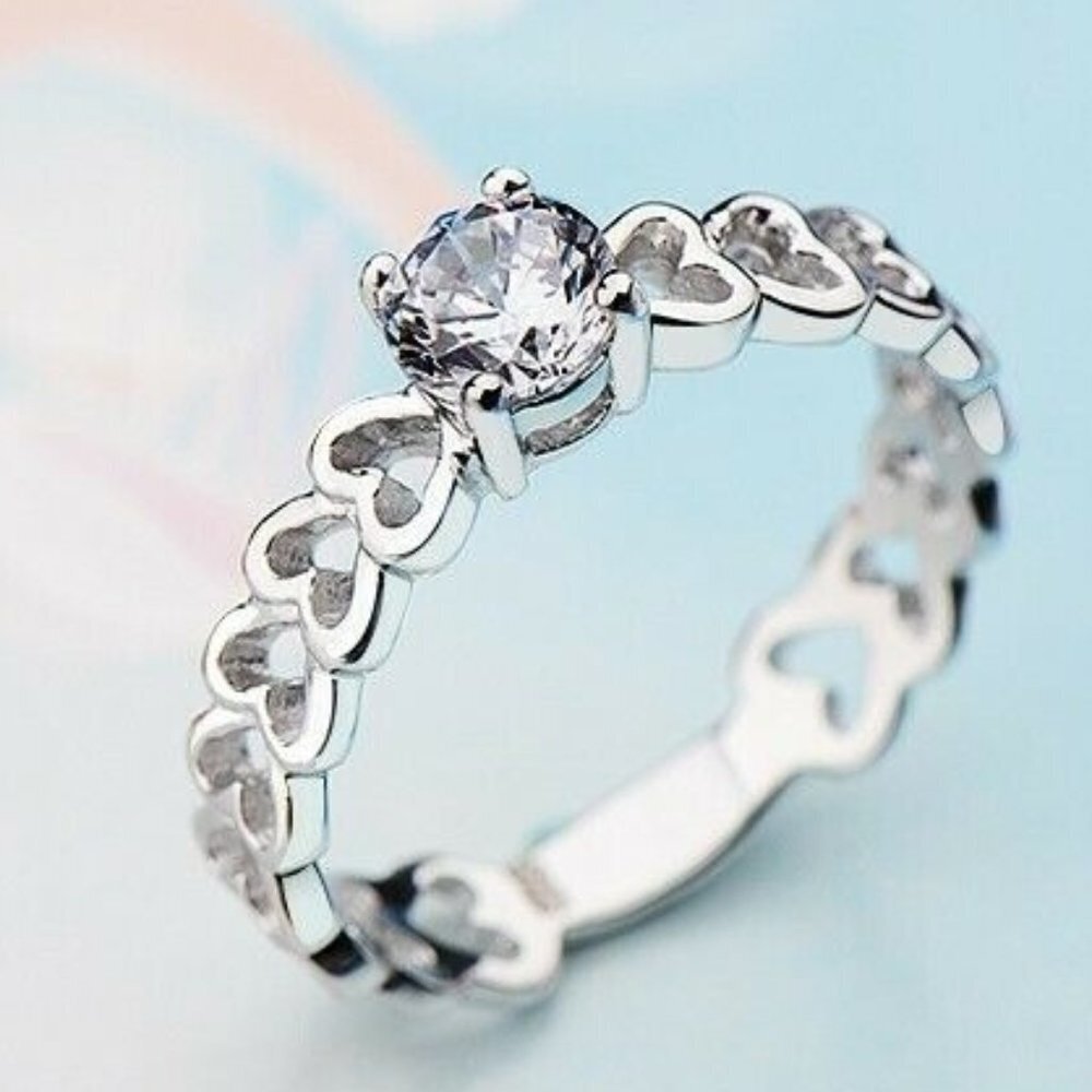 😍Lovely Anillos Hollow Heart Round Cut Moissanite Eternity Ring for Women, K770